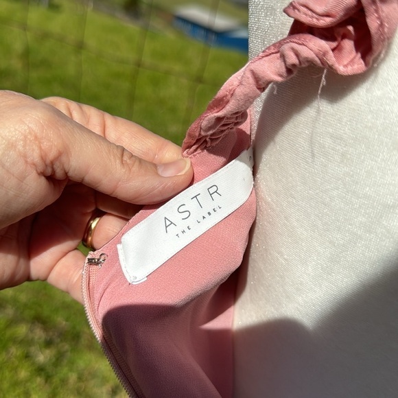 Revolve Cross Back Ruffle Strap Dress Blush
ASTR the Label Retro Old Hollywood - Picture 9 of 9